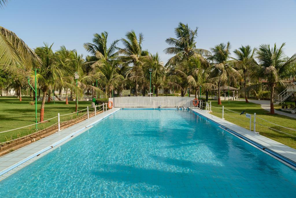 Quality Inn Palms Gandhidham Exterior photo