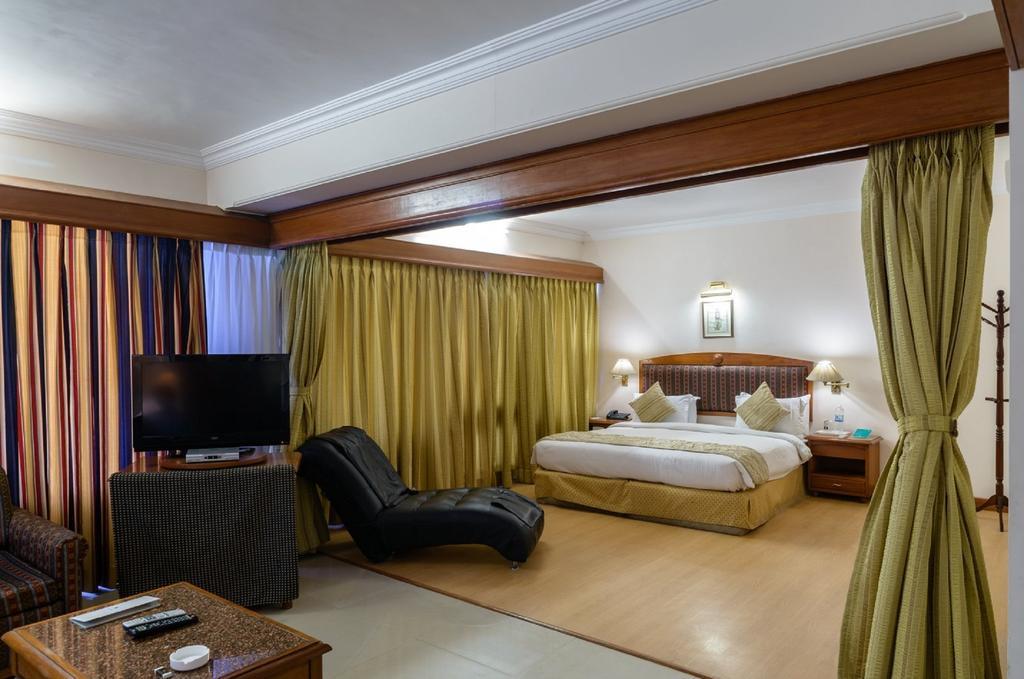 Quality Inn Palms Gandhidham Exterior photo