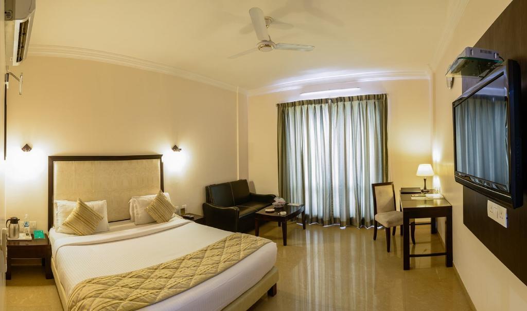 Quality Inn Palms Gandhidham Room photo