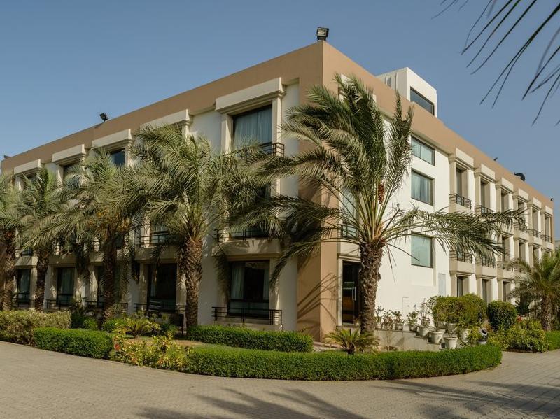 Quality Inn Palms Gandhidham Exterior photo