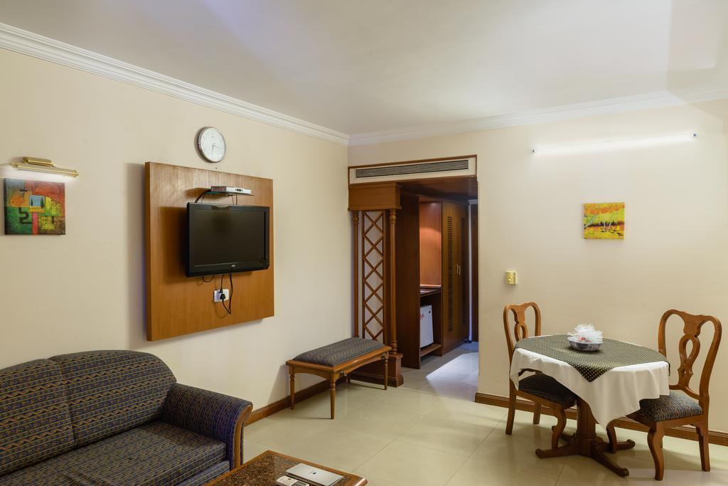 Quality Inn Palms Gandhidham Exterior photo